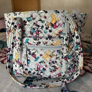 Vera Bradley x Disney Small Vera Tote- Mickey Mouse Family Fun